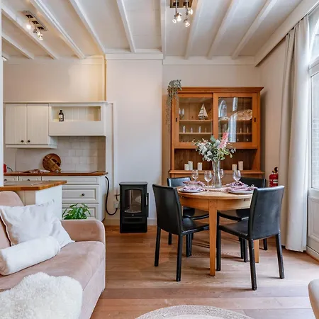 Huswell - Belle Epoque Near The Beach Апартаменты
